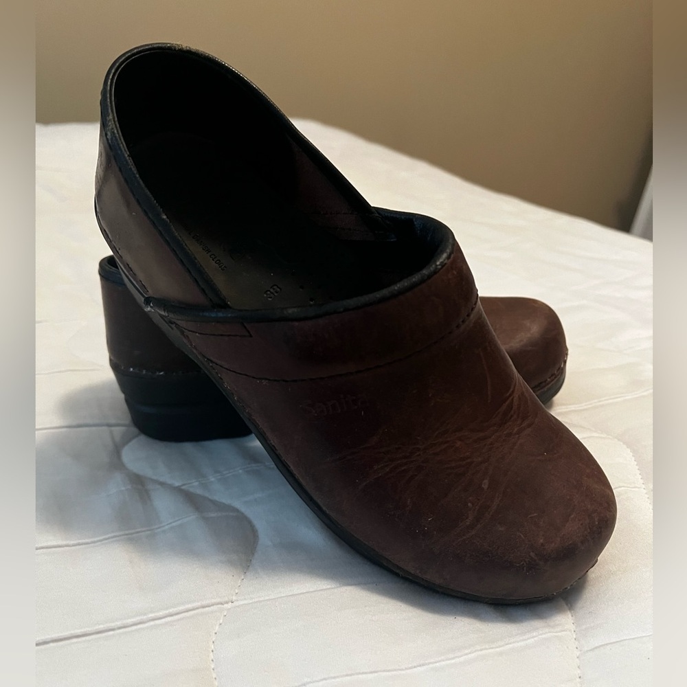 Sanita clogs